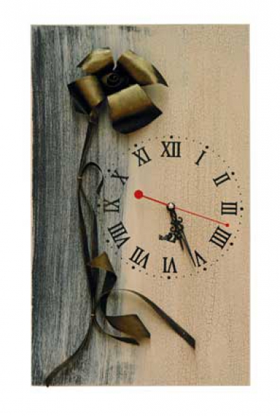 Часы с элементами ковки «Роза»